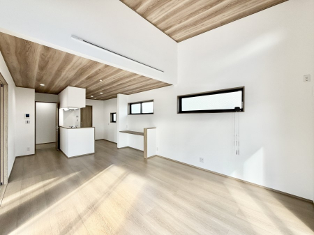 ���r���O�@���������났�ƏΊ炪�W�܂�A�S���܂郊�r���O