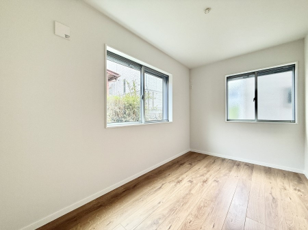 �q�������@����