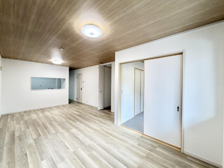 rO@났ƏΊ炪W܂AS܂郊rO