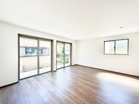 ���r���O�@���������R�Ɖ�b�����܂��A�S�n�悢�ЂƂƂ�