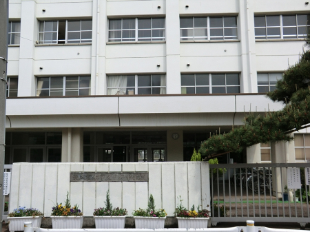 ӊ@̑ʐ^ 749m vĎswZ@