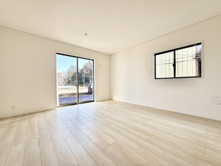 ���r���O�@���������S�n�̂����A���z�̃��r���O