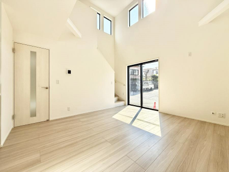 ���r���O�@���������R�Ɖ�b�����܂��A�S�n�悢�ЂƂƂ�