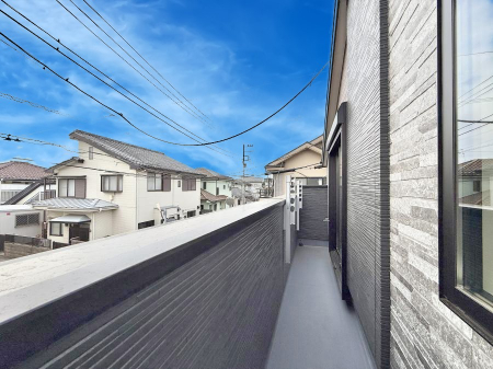 �o���R�j�[�@������ �G�߂̈ڂ낢����������J���I�ȋ�Ԃł�