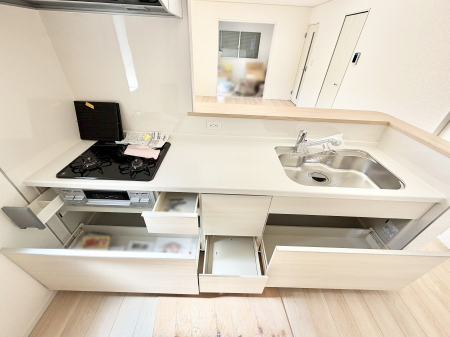 �L�b�`���@�������Ƒ����J��[�߂�A������̂���L�b�`��