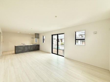 ���r���O�@���������R�Ɖ�b�����܂��A�S�n�悢�ЂƂƂ�