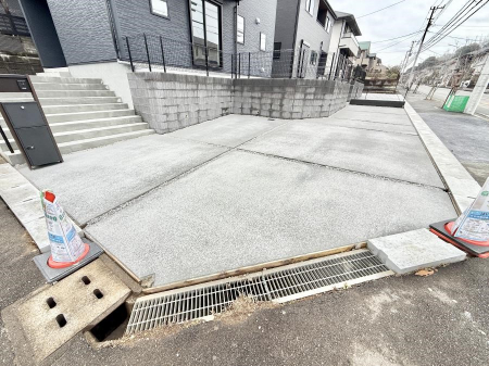 �@�O�ρ����K�Ȓ��ԃX�y�[�X�ň��S