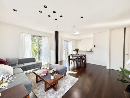 rO@Cɓ̏ꏊŁÂтƂԂ