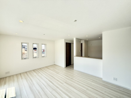 rO@났ƏΊ炪W܂AS܂郊rO