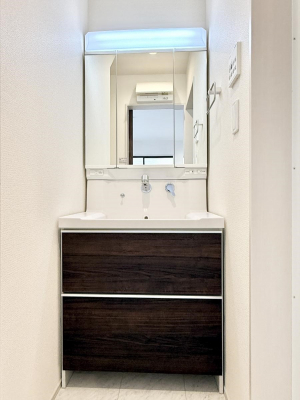 ʑEʏ@邢ʏ͖̎yłႢł