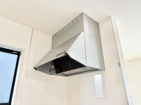 ���̑����ρ@�ݔ����������̏��C����������C��ɗU������A�����I�ɔr�����ł��܂��B