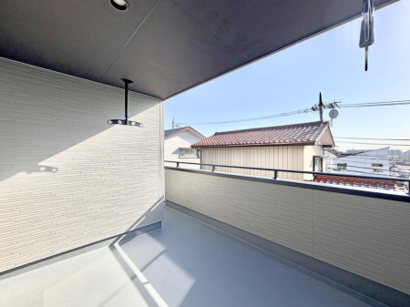 �o���R�j�[�@������ �G�߂̈ڂ낢����������J���I�ȋ�Ԃł�