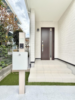 ց@Oρ n܂AΊ炠ӂ閈