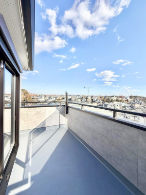 �o���R�j�[�@������ �G�߂̈ڂ낢����������J���I�ȋ�Ԃł�