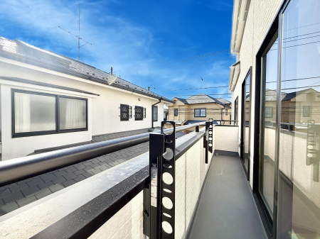 �o���R�j�[�@������ �G�߂̈ڂ낢����������J���I�ȋ�Ԃł�