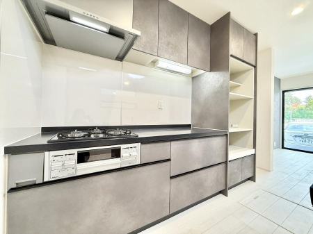 �L�b�`���@�������Ƒ����J��[�߂�A������̂���L�b�`��