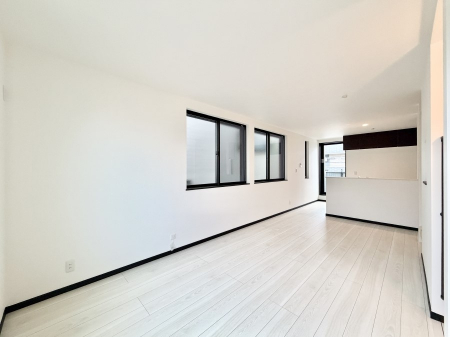 rO@났ƏΊ炪W܂AS܂郊rO