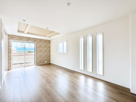 ���r���O�@���������S�n�̂����A���z�̃��r���O