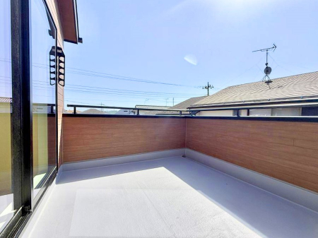 �o���R�j�[�@������ �G�߂̈ڂ낢����������J���I�ȋ�Ԃł�