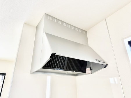 ���̑����ρ@�ݔ����������̏��C����������C��ɗU������A�����I�ɔr�����ł��܂��B