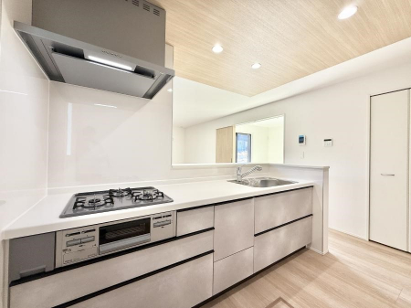 �L�b�`���@�������Ƒ����J��[�߂�A������̂���L�b�`��