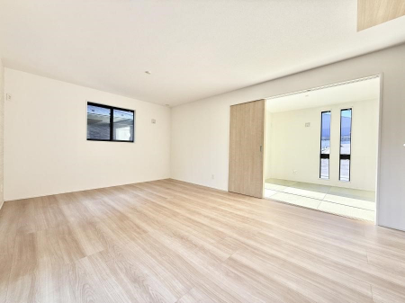 ���r���O�@���������S�n�̂����A���z�̃��r���O