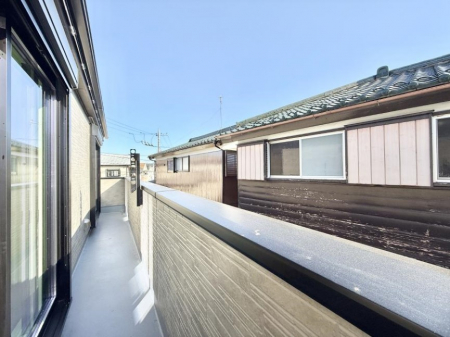 �o���R�j�[�@������ �G�߂̈ڂ낢����������J���I�ȋ�Ԃł�