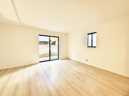 ���r���O�@���������R�Ɖ�b�����܂��A�S�n�悢�ЂƂƂ�