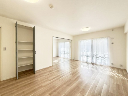 ���r���O�@���������C�ɓ���̏ꏊ�ŁA�̂�т�Ƃ������Ԃ�