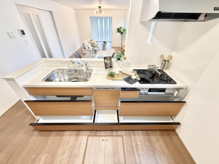 �L�b�`���@�������Ƒ����J��[�߂�A������̂���L�b�`��