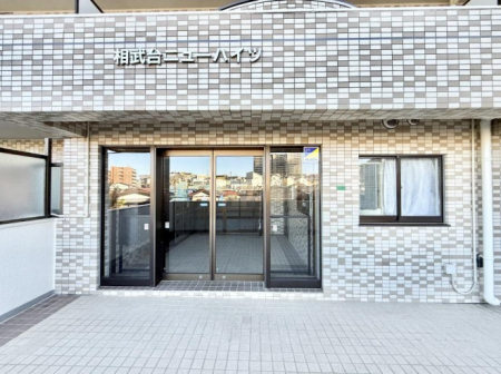 �G���g�����X�@�O�ρ��������̂���G���g�����X�͉��K�Ȗ����̎n�܂�����o���܂�