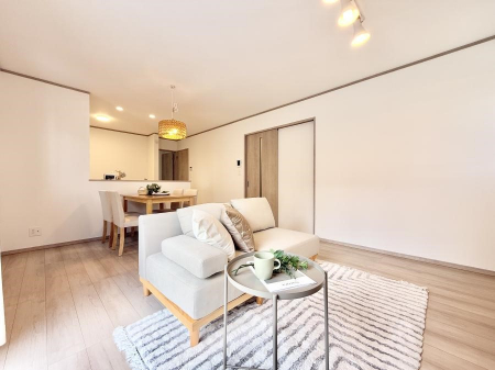 ���r���O�@���������R�Ɖ�b�����܂��A�S�n�悢�ЂƂƂ�