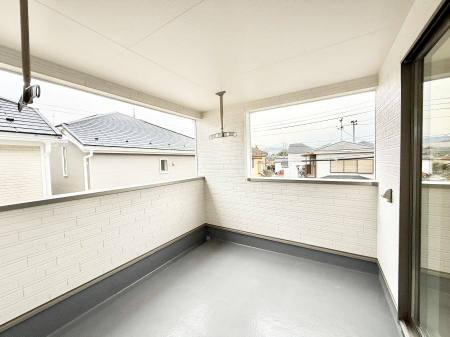 �o���R�j�[�@������ �G�߂̈ڂ낢����������J���I�ȋ�Ԃł�