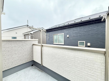 �o���R�j�[�@������ �G�߂̈ڂ낢����������J���I�ȋ�Ԃł�