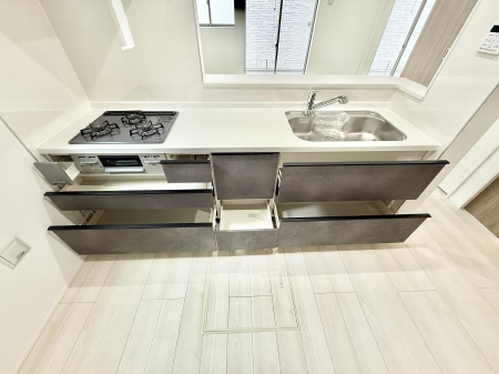 �L�b�`���@�������Ƒ����J��[�߂�A������̂���L�b�`��