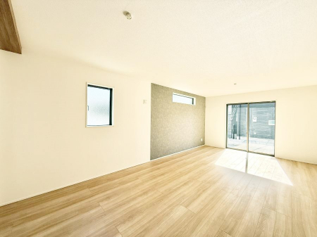 ���r���O�@���������S�n�̂����A���z�̃��r���O