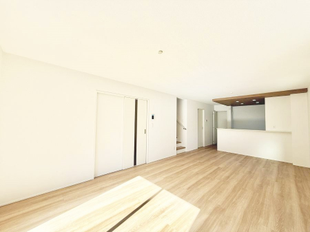 ���r���O�@���������R�Ɖ�b�����܂��A�S�n�悢�ЂƂƂ�