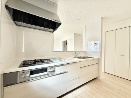 �L�b�`���@�������Ƒ����J��[�߂�A������̂���L�b�`��