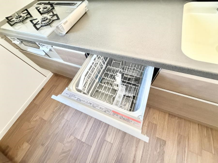 ���̑����ρ@�ݔ�����ԂȂ����I�H����s�J�s�J�Ɏd�グ�Ă���܂�