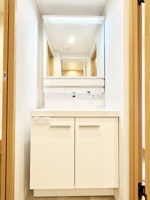 ʑEʏ@邢ʏ͖̎yłႢł