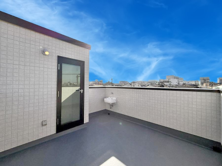 �o���R�j�[�@������ �G�߂̈ڂ낢����������J���I�ȋ�Ԃł�