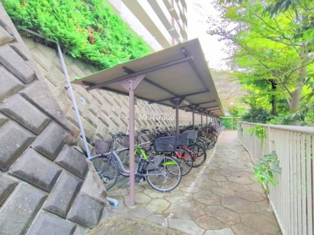 ̑@OρƐꂽ֏ŁA]Ԃ̕ۊǂSł