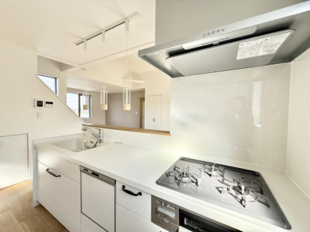 �L�b�`���@���������y���݂ƐH�ׂ�K����͂���L�b�`��