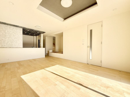 ���r���O�@���������났�ƏΊ炪�W�܂�A�S���܂郊�r���O