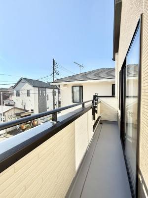 �o���R�j�[�@������ �G�߂̈ڂ낢����������J���I�ȋ�Ԃł�