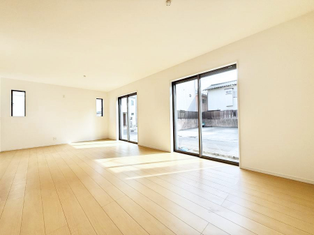 ���r���O�@���������S�n�̂����A���z�̃��r���O