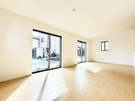 ���r���O�@���������R�Ɖ�b�����܂��A�S�n�悢�ЂƂƂ�