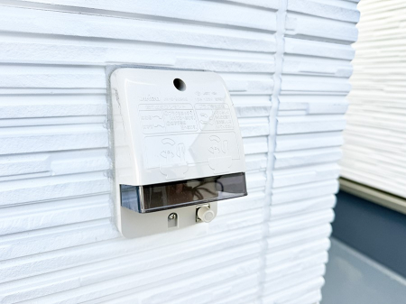 ���̑����ρ@�ݔ������O�ɓd���R���Z���g������΁A�������@�ő���O�ǂ�|������ȂǕ֗��ł��B