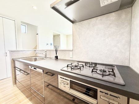 �L�b�`���@�������Ƒ����J��[�߂�A������̂���L�b�`��