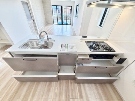 �L�b�`���@�������Ƒ����J��[�߂�A������̂���L�b�`��